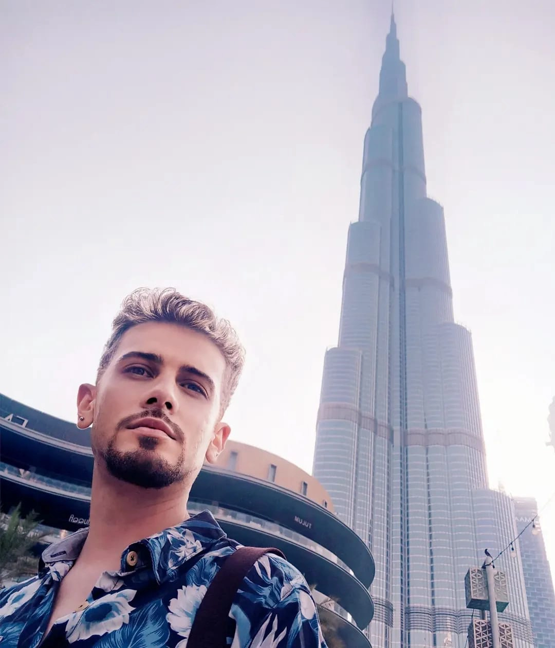 Espaço para foto própria do Burj Khalifa em Dubai